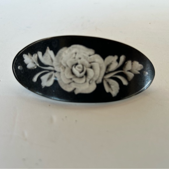 Lucite Carved Rose Hair-clip Vintage Black and White Floral Whimsy Goth - Picture 1 of 7